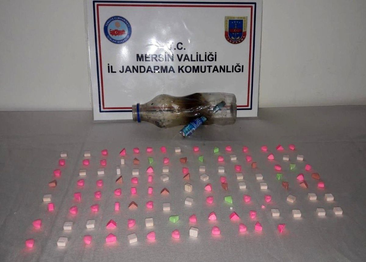 Mersin\'de bir otomobilde 117 adet uyuşturucu hap ele geçirildi