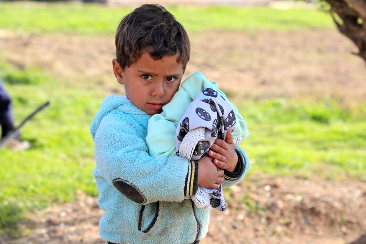 MSB: " Tel Abyad\'da 2-10 yaş arası çocuklara kıyafet yardımı yapıldı"