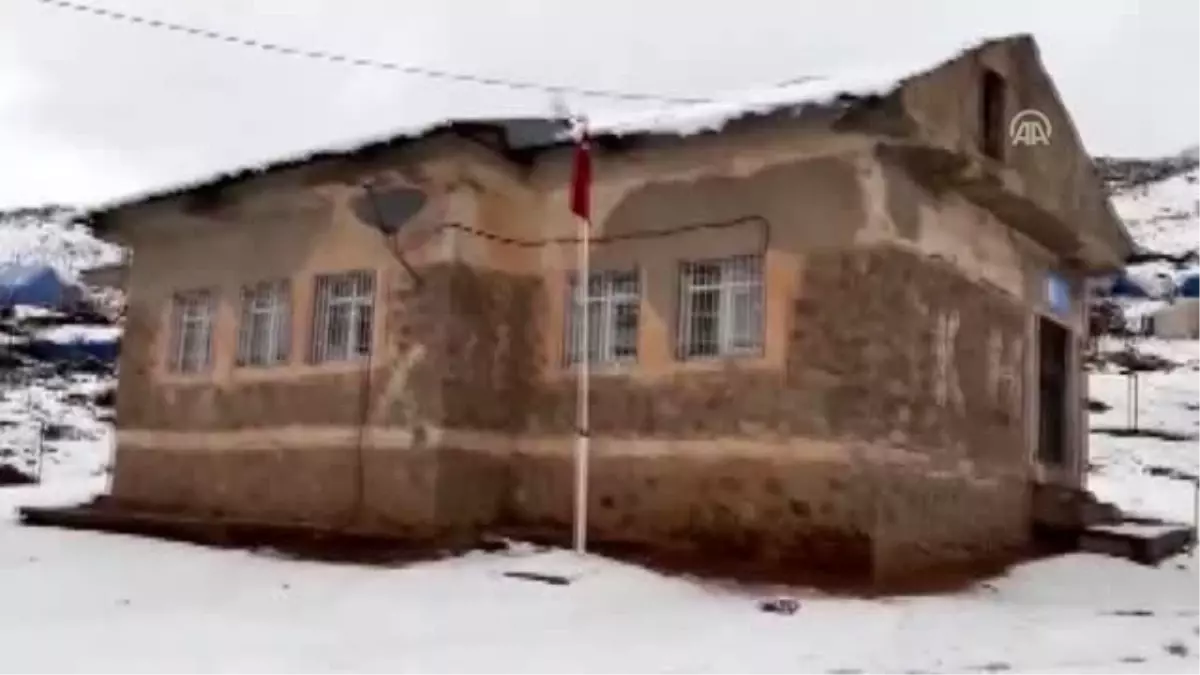 Öğrencilere soba ızgarasıyla şiddet uyguladığı öne sürülen öğretmen açığa alındı (2)