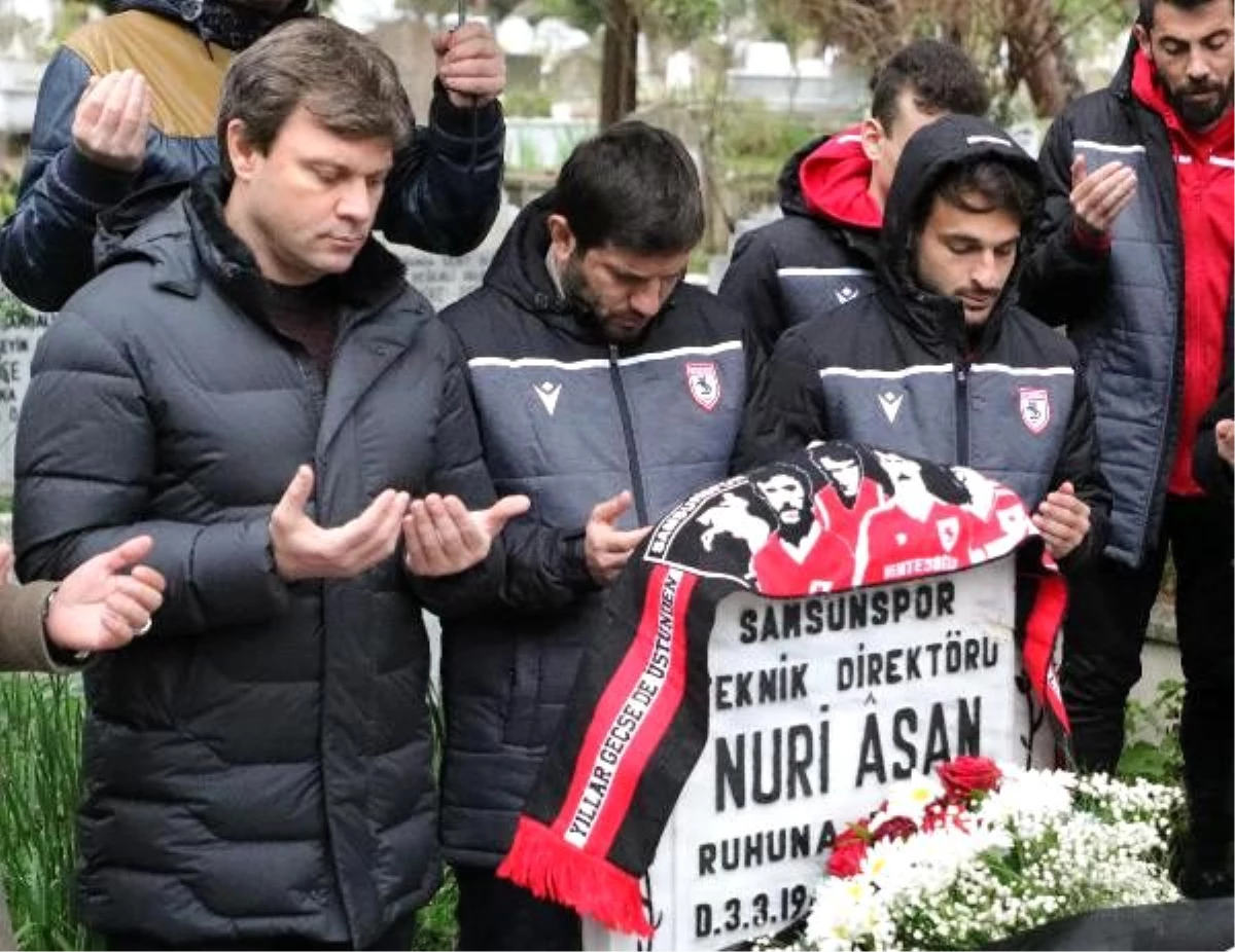 Samsunsporlu futbolcular, 31 yıl önceki kazada ölenleri unutmadı