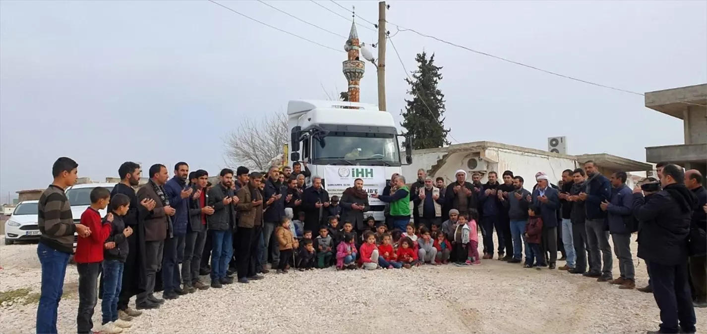 Şanlıurfa\'da köylüler İdlib için 1 tır yardım topladı