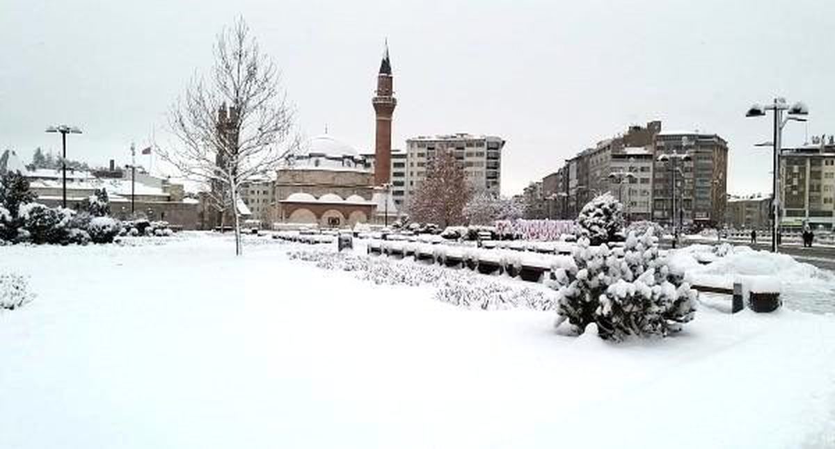 Sivas\'ta kar yağışı etkili oldu (2)