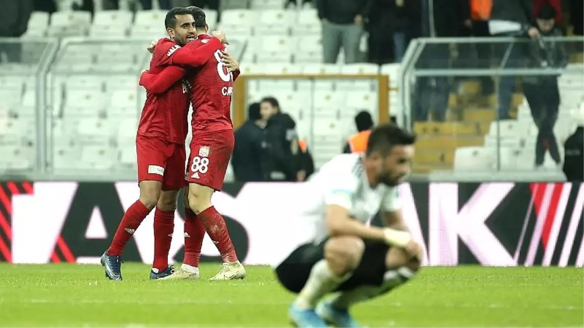 Sivasspor 3 puanı aldı, Süper Lig\'in zirvesindeki 5 takım ligin ikinci yarısına galibiyetle başladı