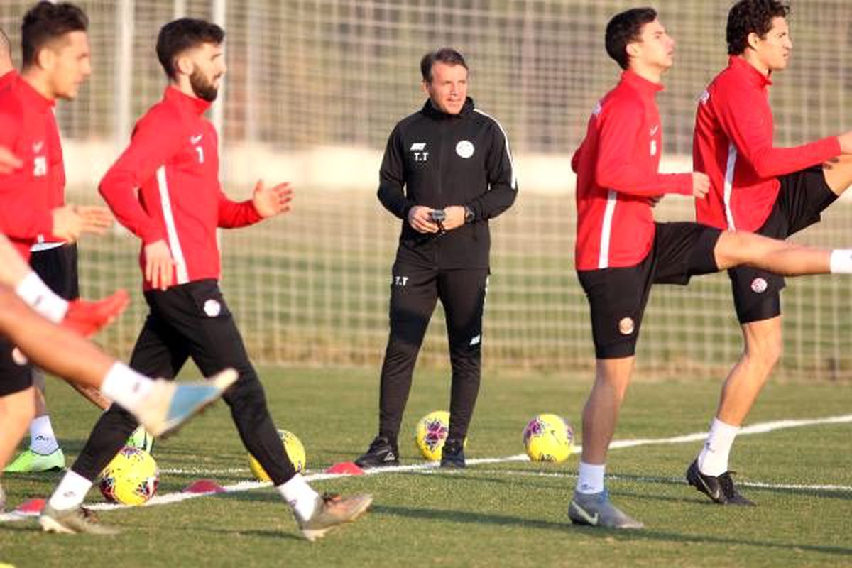 Tamer Tuna: Yabancı oyuncular futbolu hızlandırdı