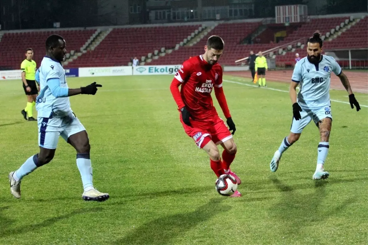 TFF 1. Lig: Balıkesirspor: 0 - Adana Demirspor: 4 (İlk yarı sonucu)