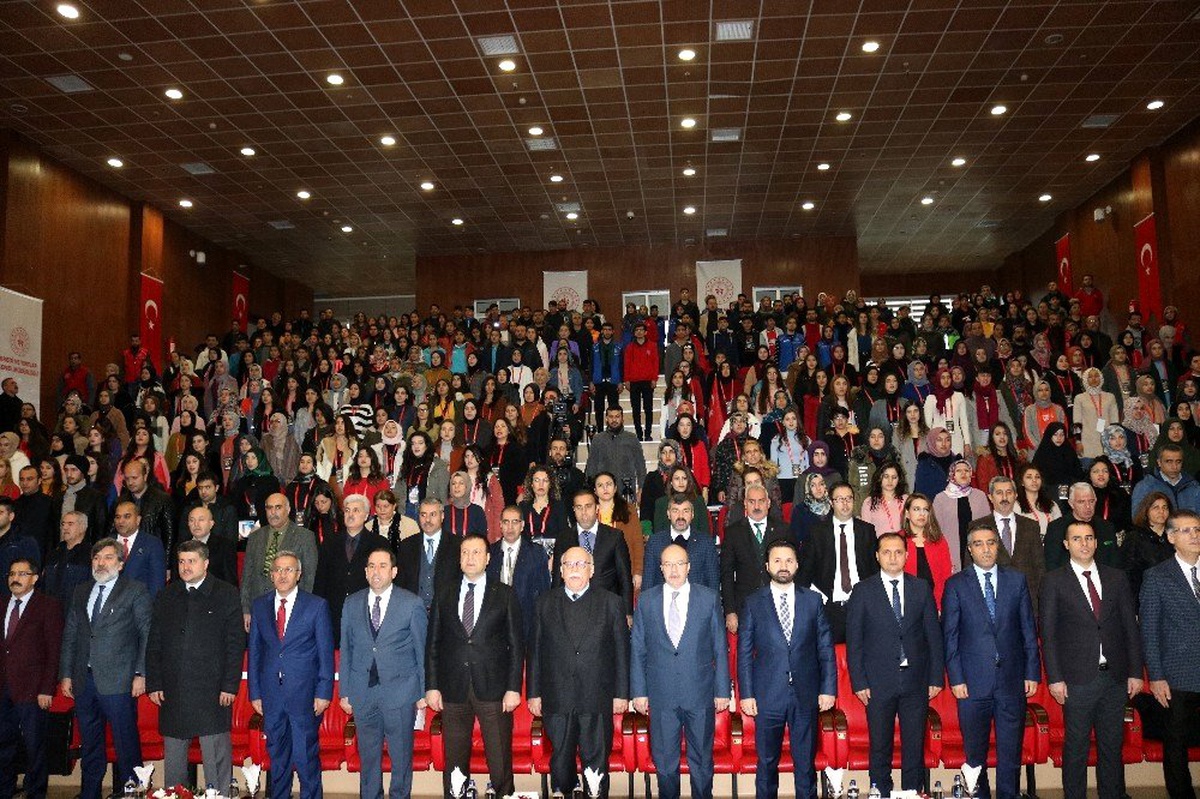 Üniversite öğrencileri Diyarbakır\'da "Tarih ve Medeniyet Kampı\'nda" buluştu