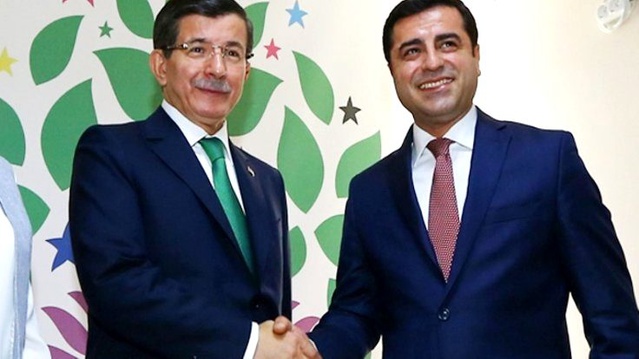 Ahmet Davutoğlu, Selahattin Demirtaş ile yaptığı telefon görüşmesini 5 yıl sonra ilk kez açıkladı, System.String[]