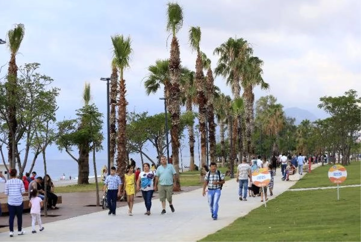 Antalya Büyükşehir Belediyesi, Konyaaltı Sahil İşletme İhalesi\'ni iptal etti