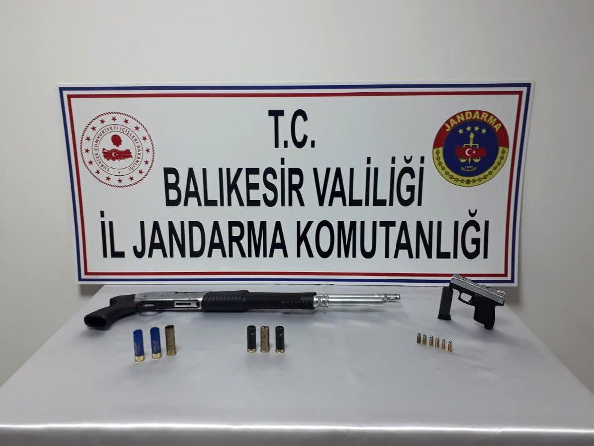 Asker eğlencesinde havaya ateş açan 2 kişi yakalandı