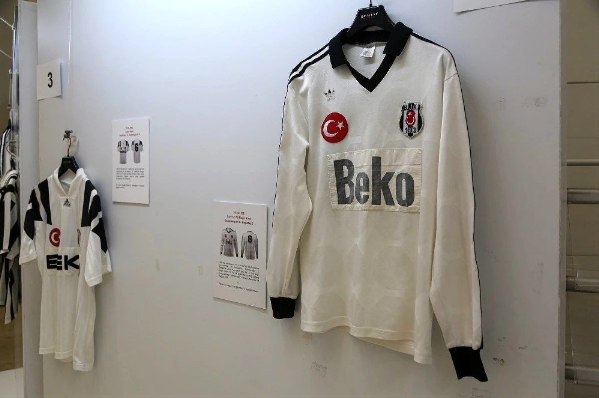 Beşiktaş\'lı futbolcuların 1903\'ten bu yana giydiği formalar bu sergide görücüye çıktı