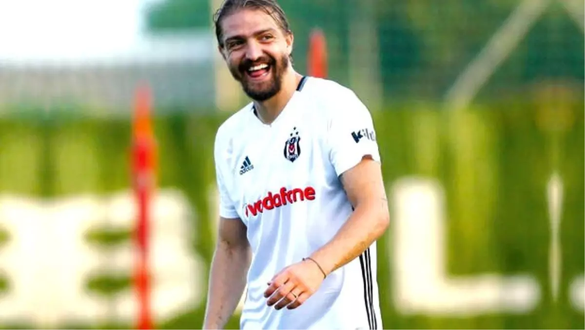 Beşiktaş\'ta Caner Erkin için Yunanistan\'dan sürpriz transfer teklifi