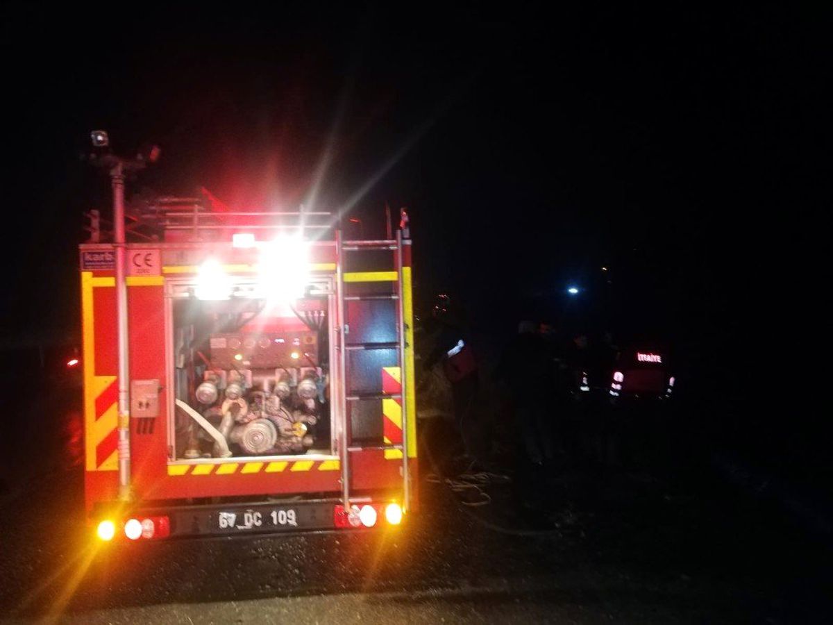 Dereye uçan araçtan kurtulan şoförü, emniyet kemeri kurtardı