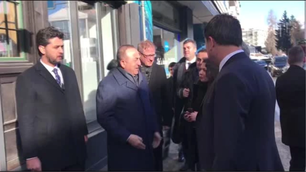 Dışişleri Bakanı Çavuşoğlu, Davos\'ta "Türk Evi\'ni ziyaret etti