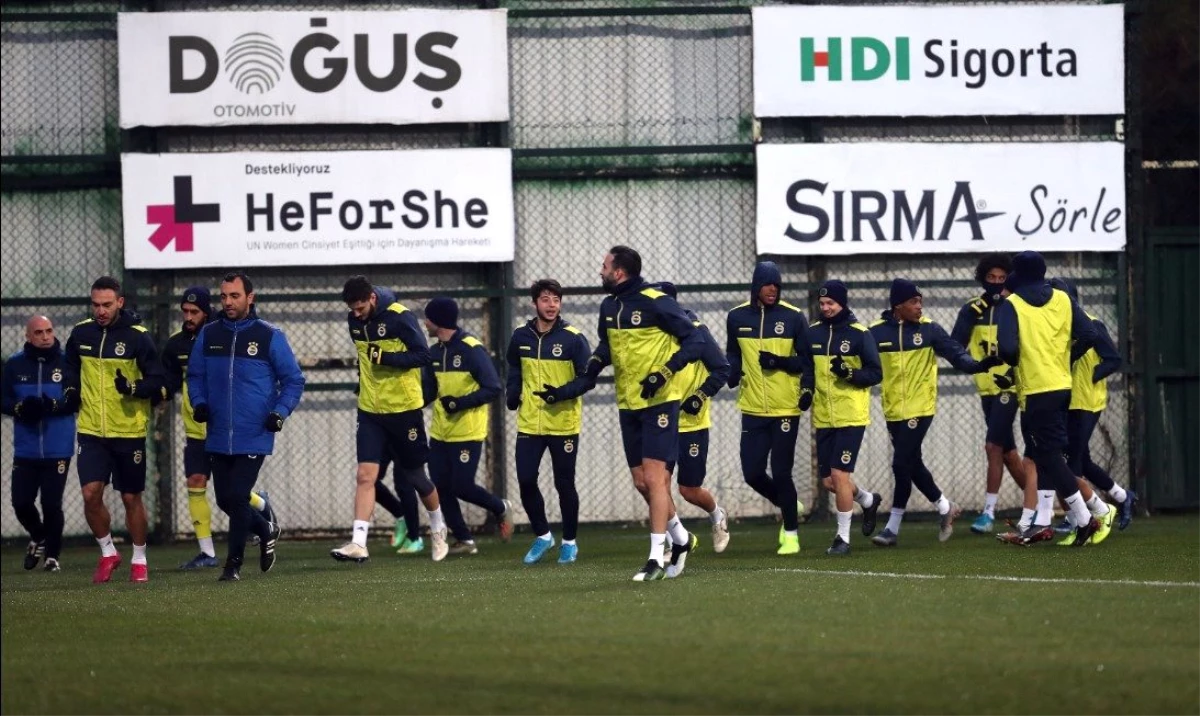 Fenerbahçe\'de Zajc, Alper Potuk, Victor Moses ve Adil Rami gönderilecek