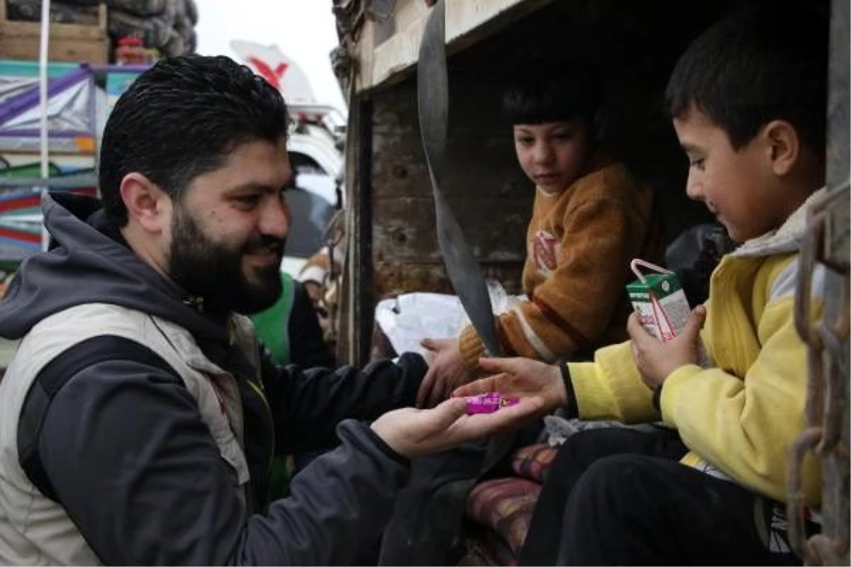 İHH\'den, Halep\'in batı ve güneyinden göç eden ailelere yardım