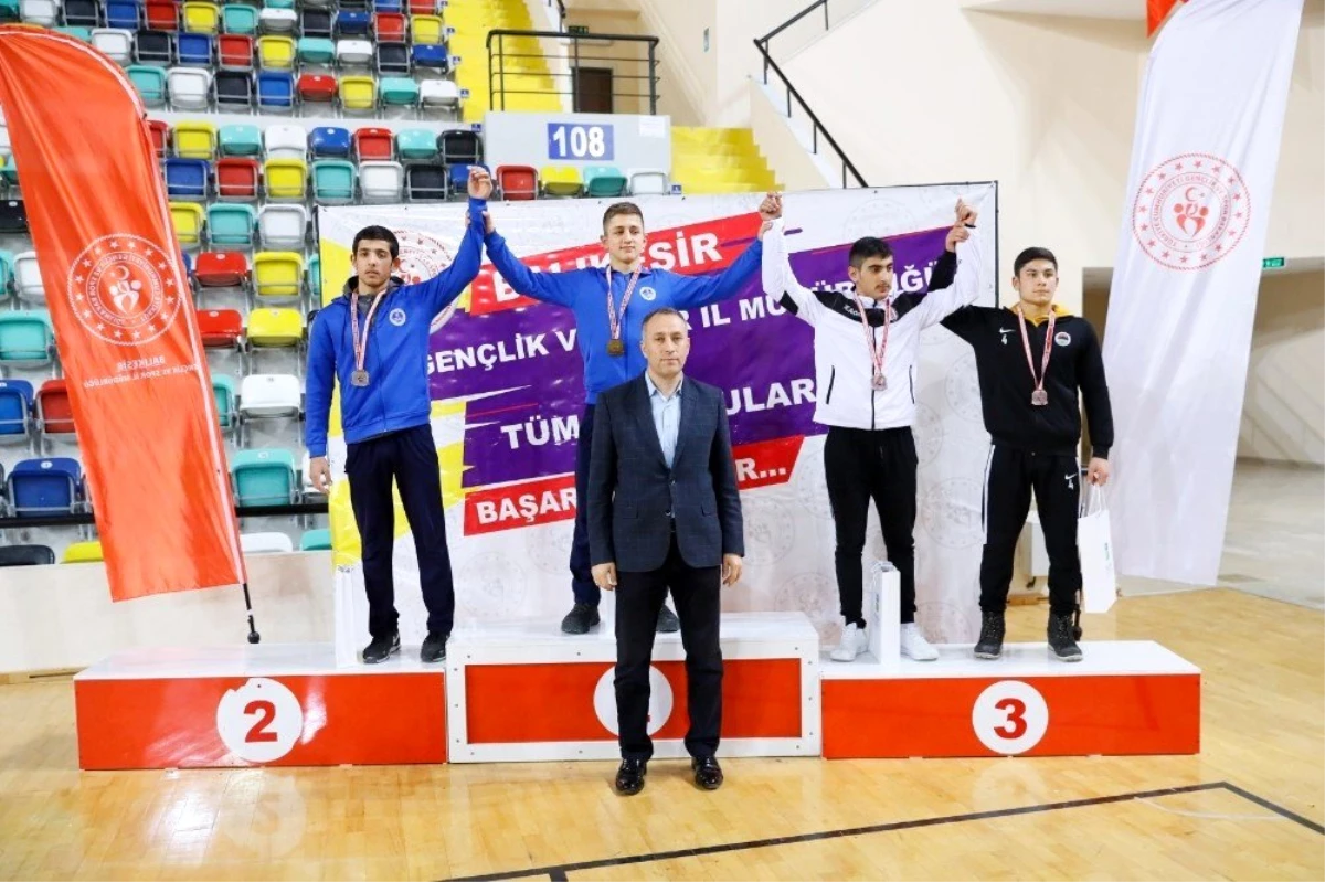Kağıtsporlu güreşçiler Türkiye Şampiyonası\'nda yerini aldı