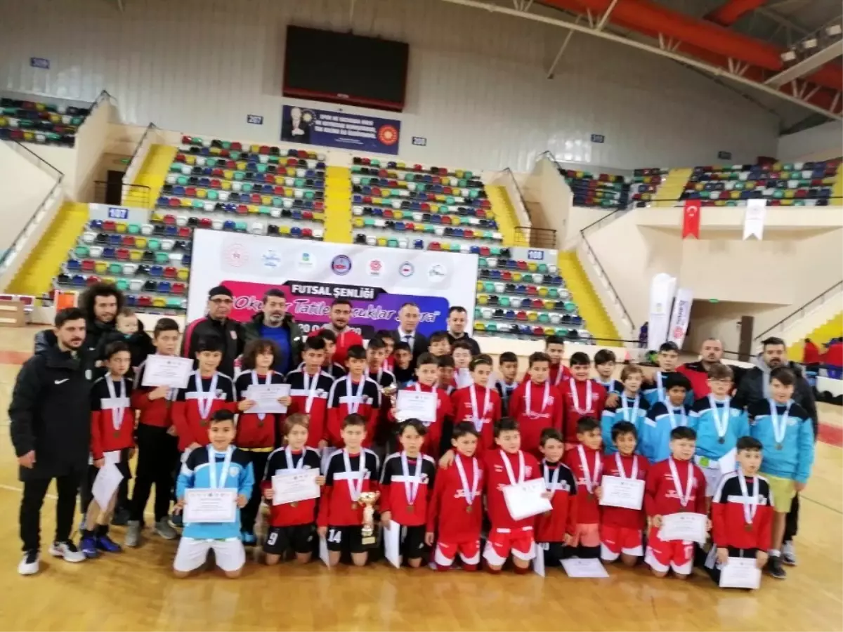 Karesi\'de futsal şenliği