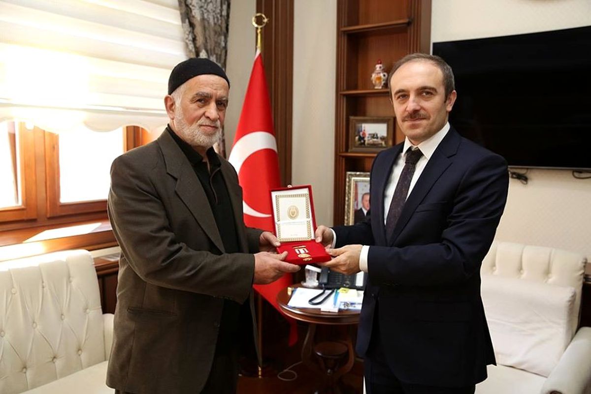 Kıbrıs Gazisi Mehmet Ozulu\'ya Milli Mücadele Madalyası ve Beratı tevcih edildi
