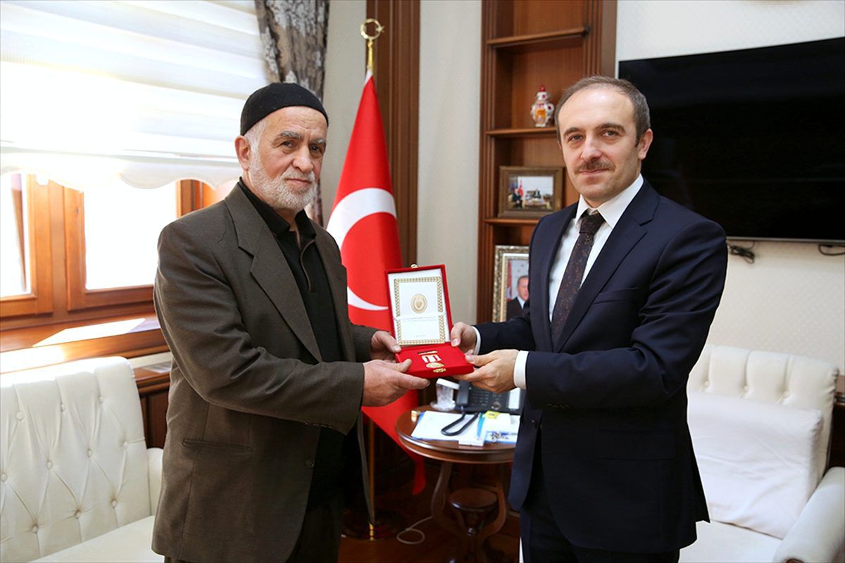 Kıbrıs Gazisi Mehmet Ozulu\'ya, Milli Mücadele Madalyası ve Beratı verildi
