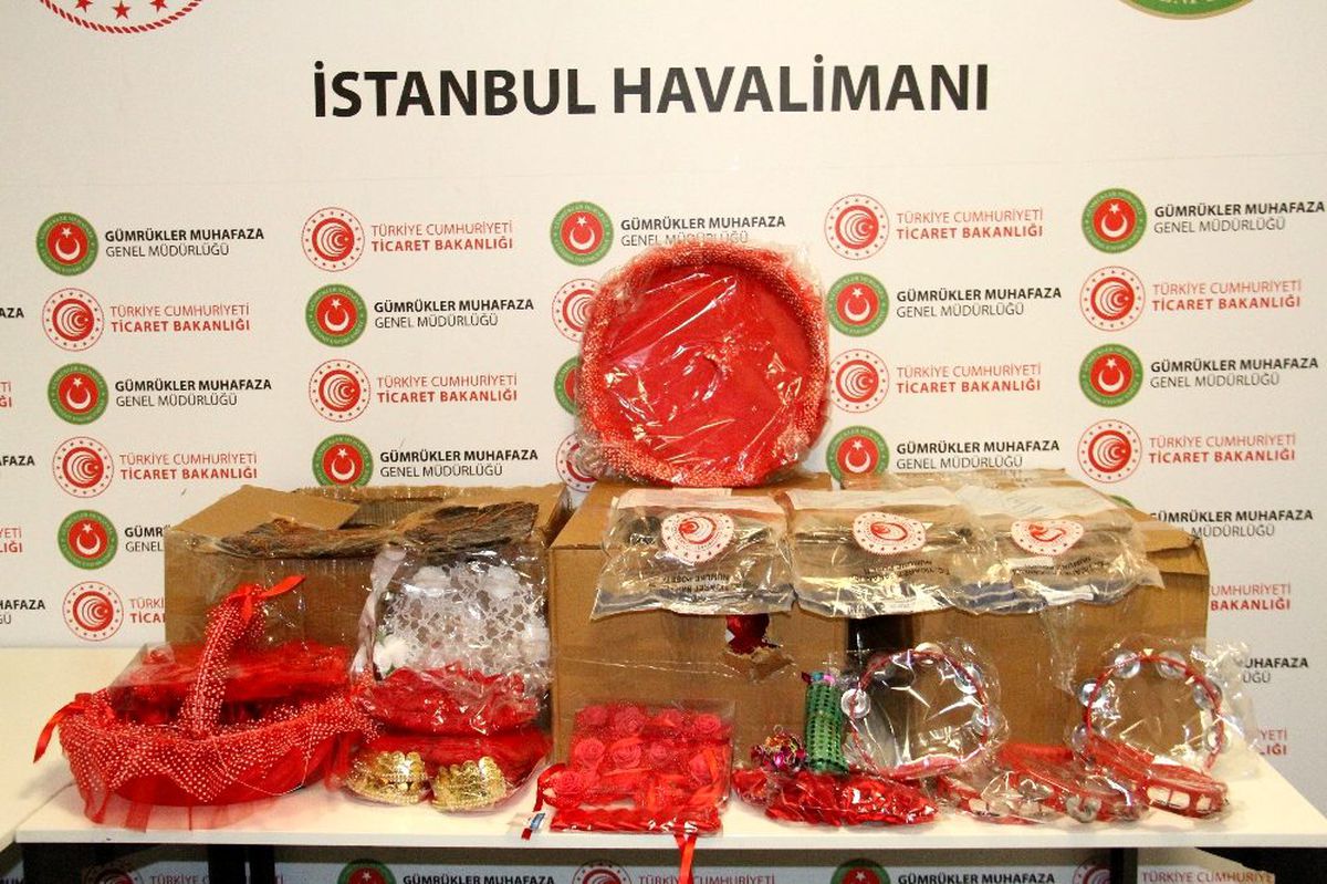 Kına malzemesinin içinden 300 bin lira değerinde uyuşturucu çıktı