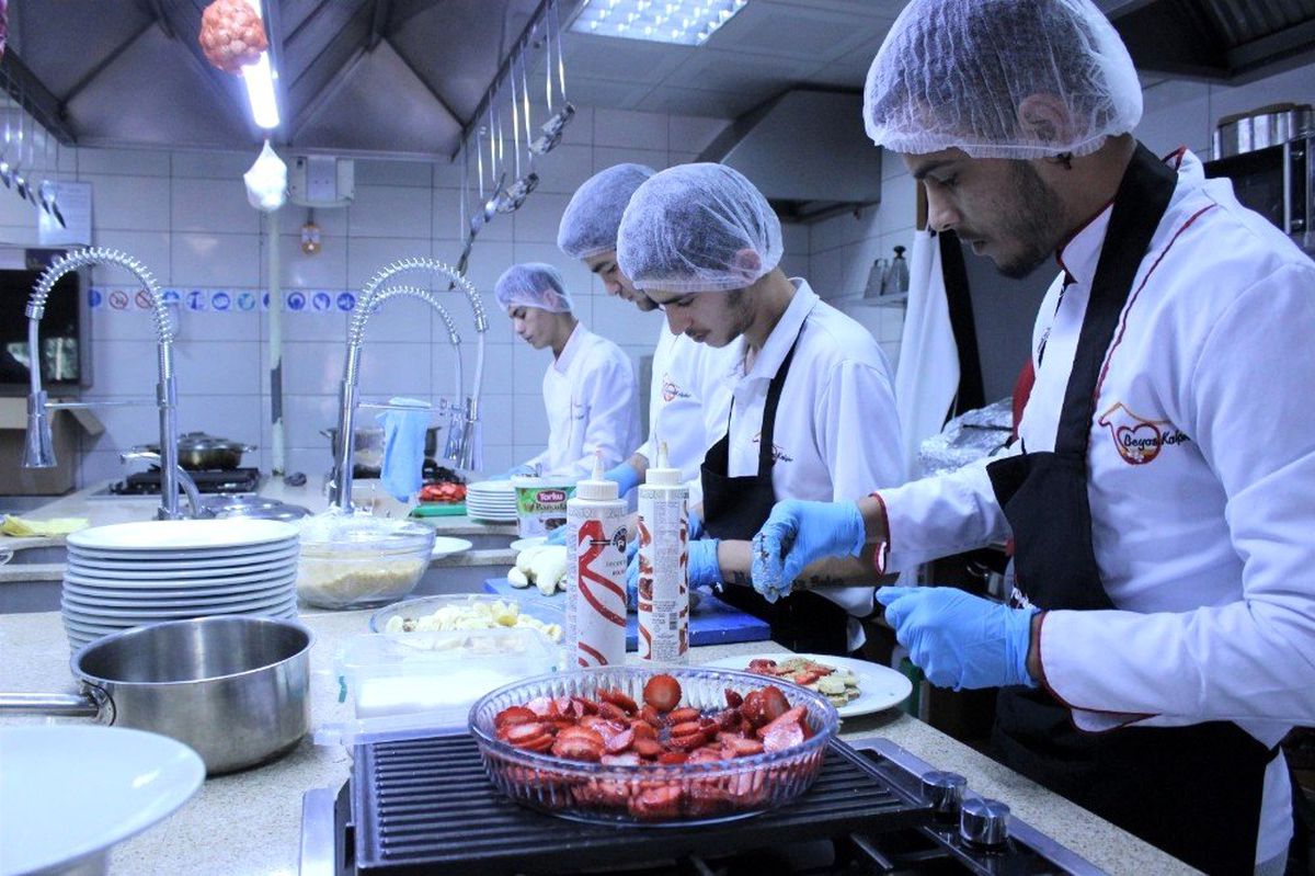 Kocaeli\'de 25 öğrenciden örnek davranış