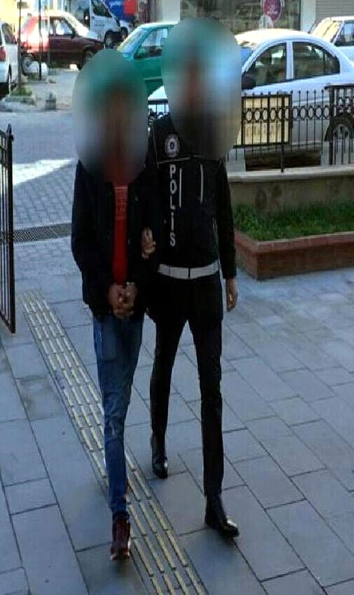 Kuşadası\'nda 11 yıl hapis cezası olan firari yakalandı