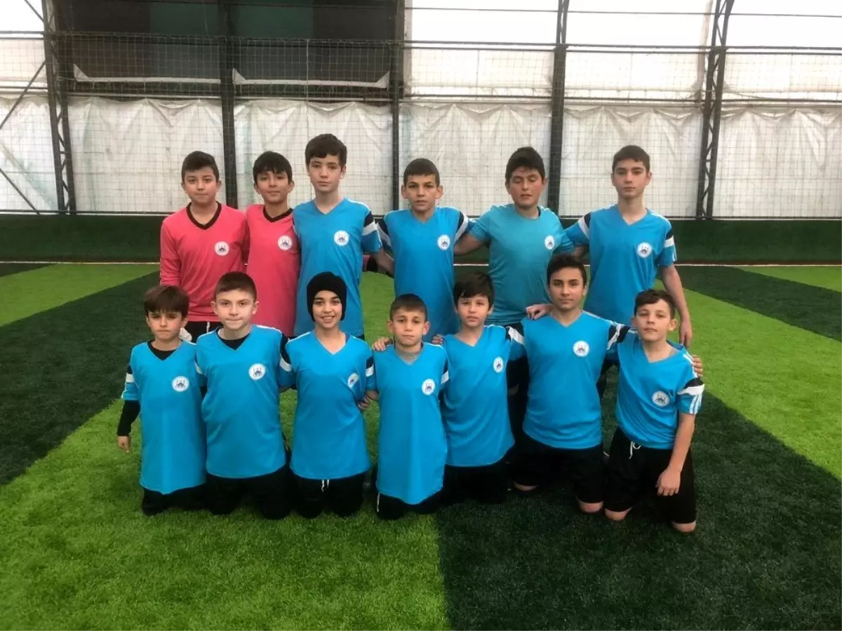 Minikler Futbol Turnuvası\'nda maçlar devam ediyor