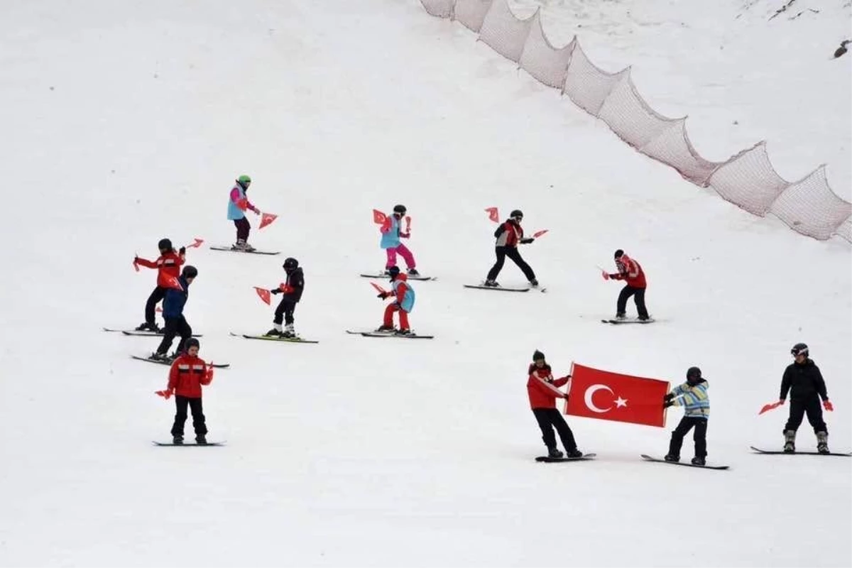 Murat Dağı\'nda hem kayak hem hamam keyfi