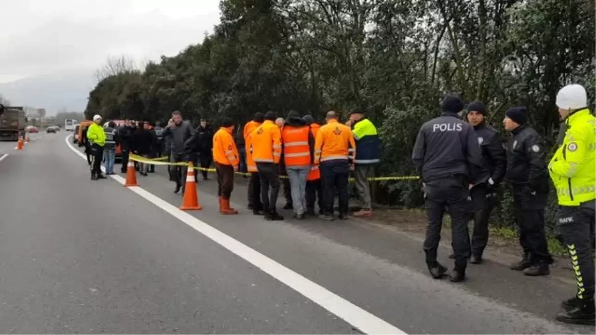 Otoyol kenarında battaniyeye sarılı halde ceset bulundu