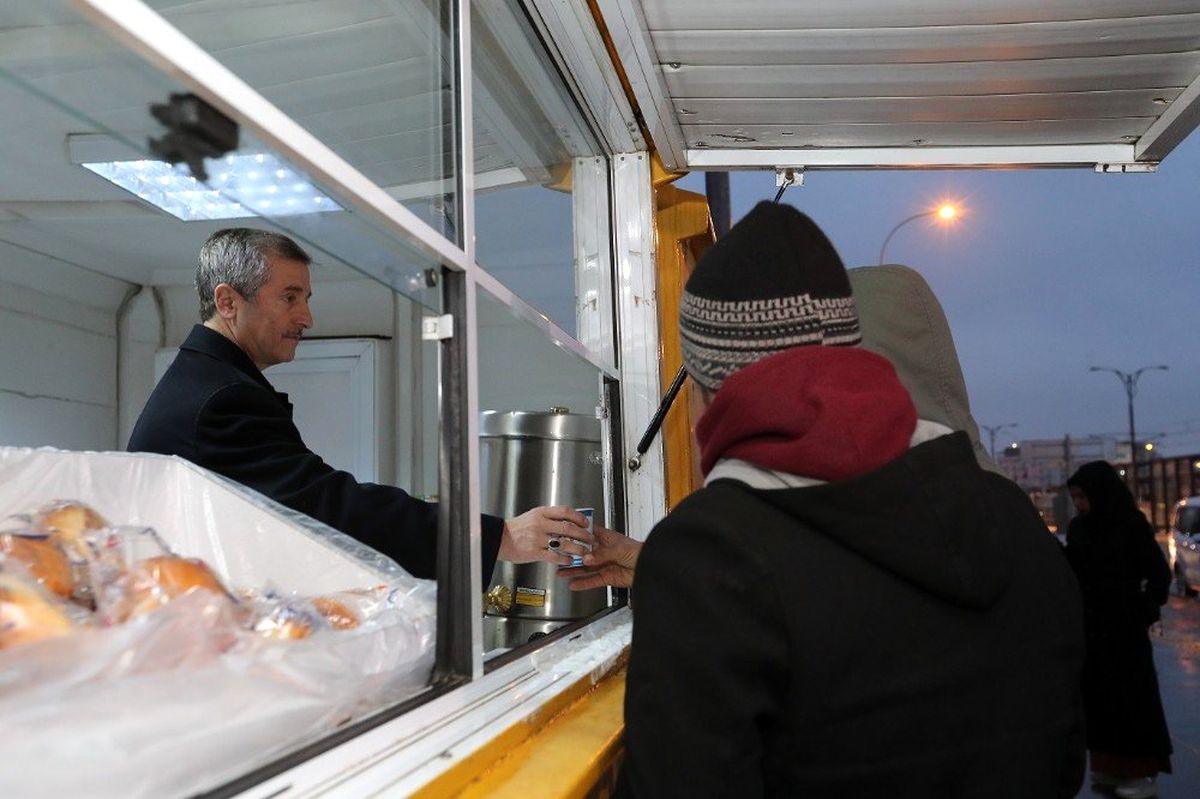 Şahinbey Belediyesi\'den dondurucu soğukta insanın içini ısıtan hizmet