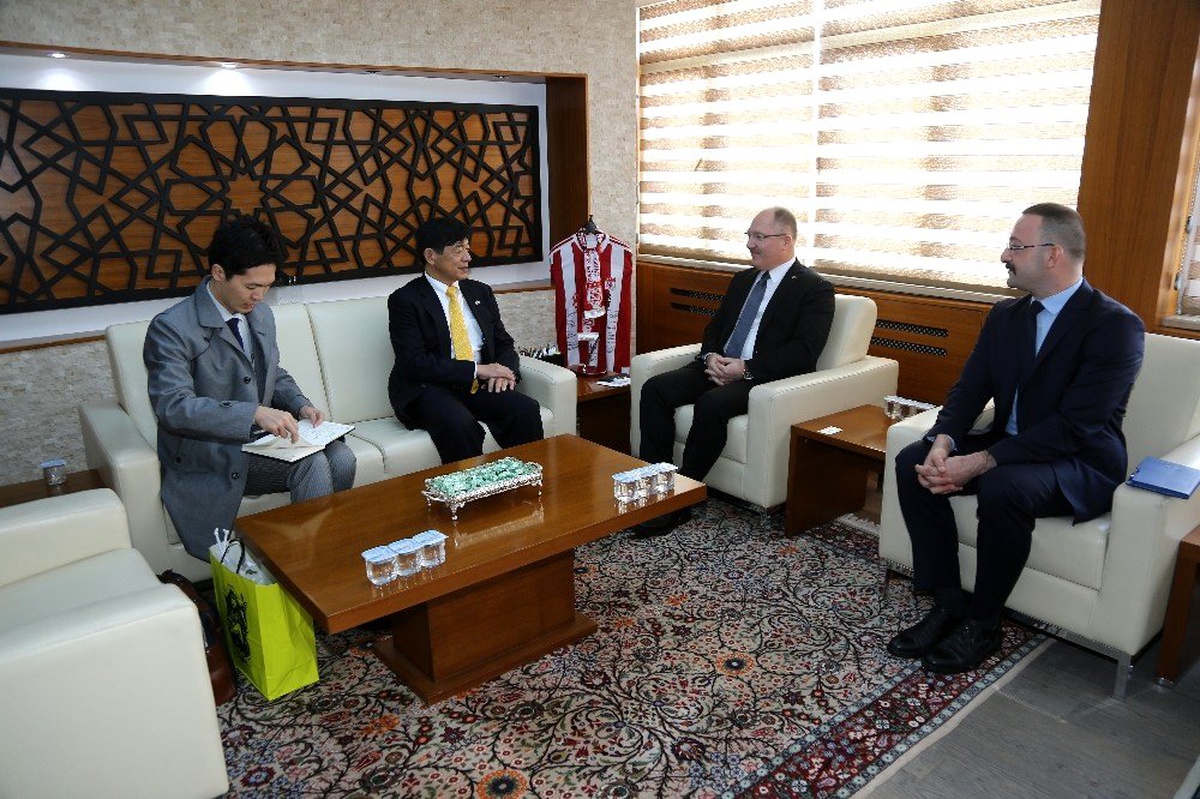 Sivasspor\'un başarısına Japon büyükelçi de kayıtsız kalmadı