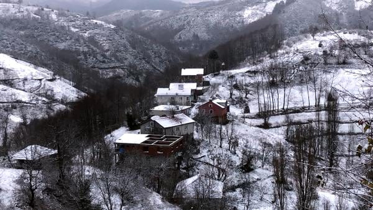 Zonguldak\'ın yüksek kesimlerinde kar yağışı