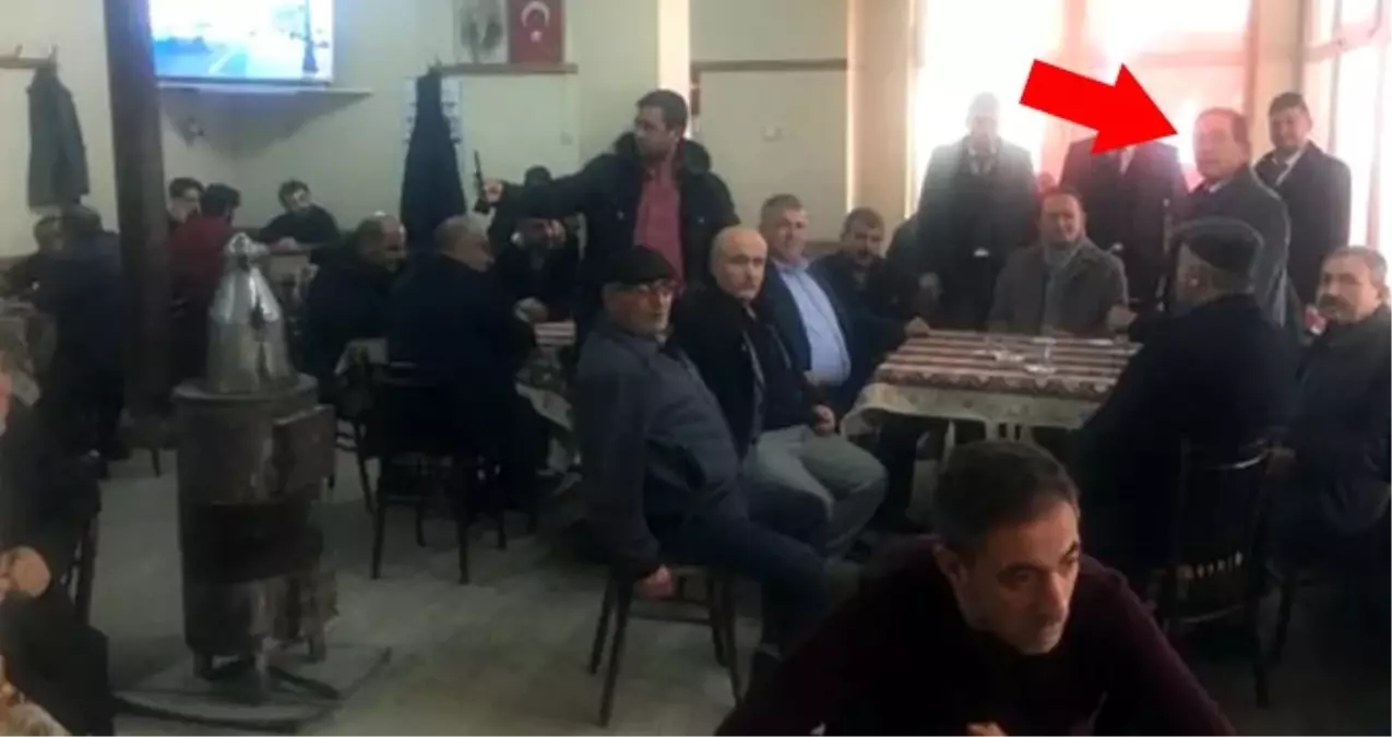 Abdüllatif Şener\'in fotoğrafı sosyal medyada günün konusu oldu