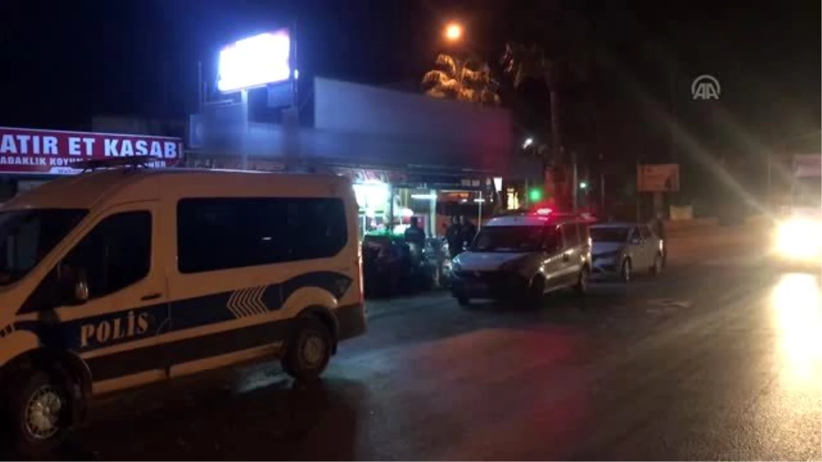 Adana\'da tabancayla oynarken kendisini vuran kişi ağır yaralandı
