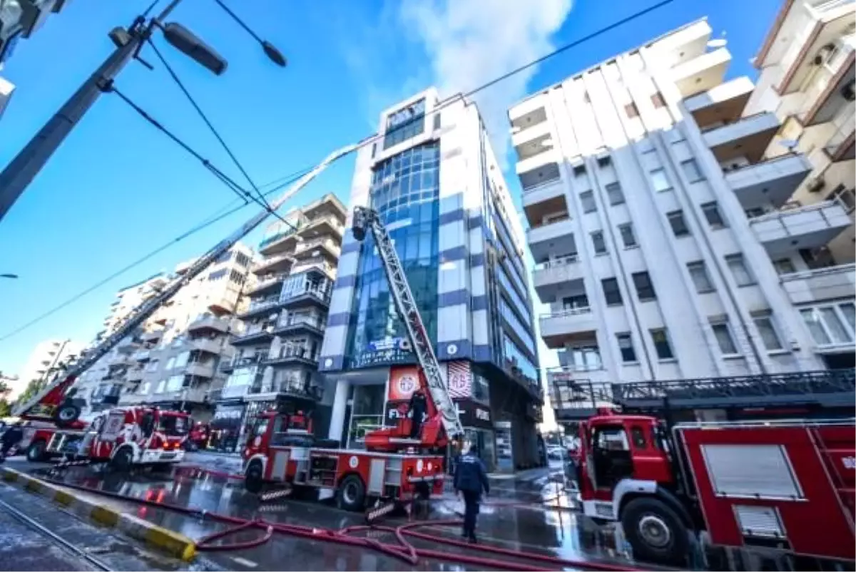 Antalya\'da, iş merkezinin çatı katında yangın (2)