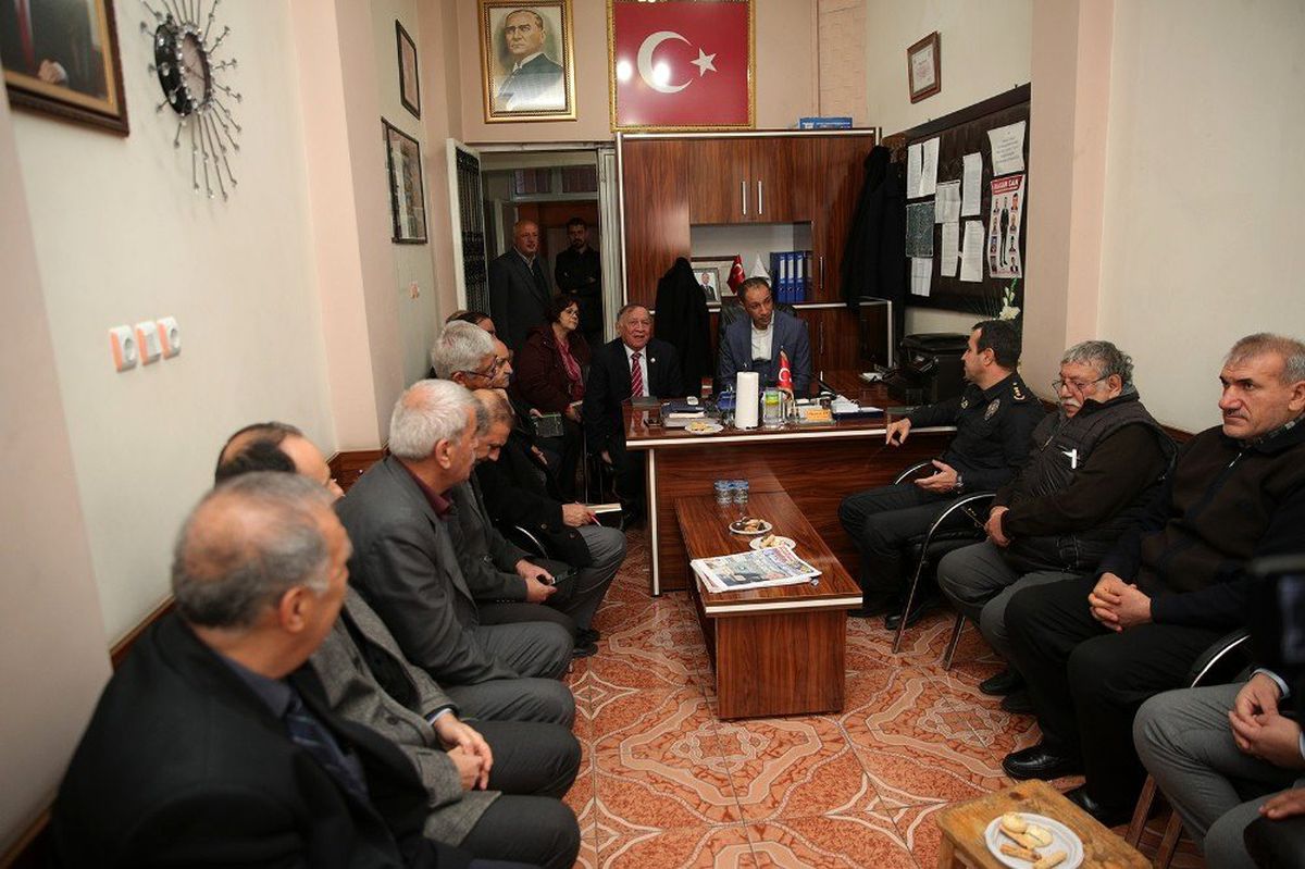 Başkan Akay: "Seyhan\'ı muhtarlarla yöneteceğiz"