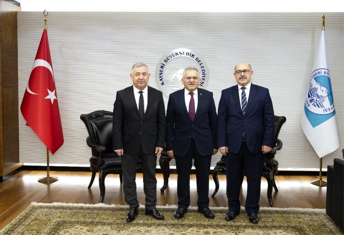 Başkan Büyükkılıç, Devlet Tiyatroları Genel Müdür Yardımcısı ile makamında görüştü