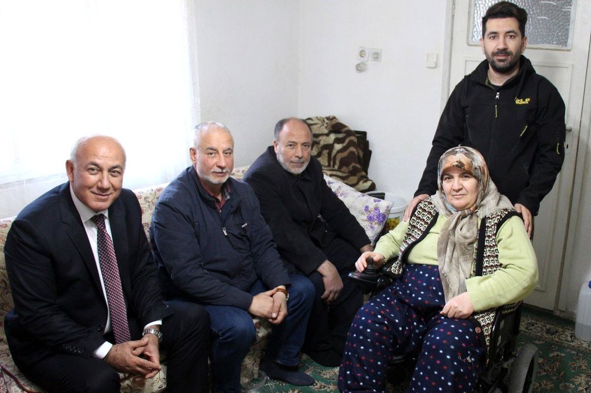 Başkan Tuncel, Hamide Teyze\'yi mutlu etti
