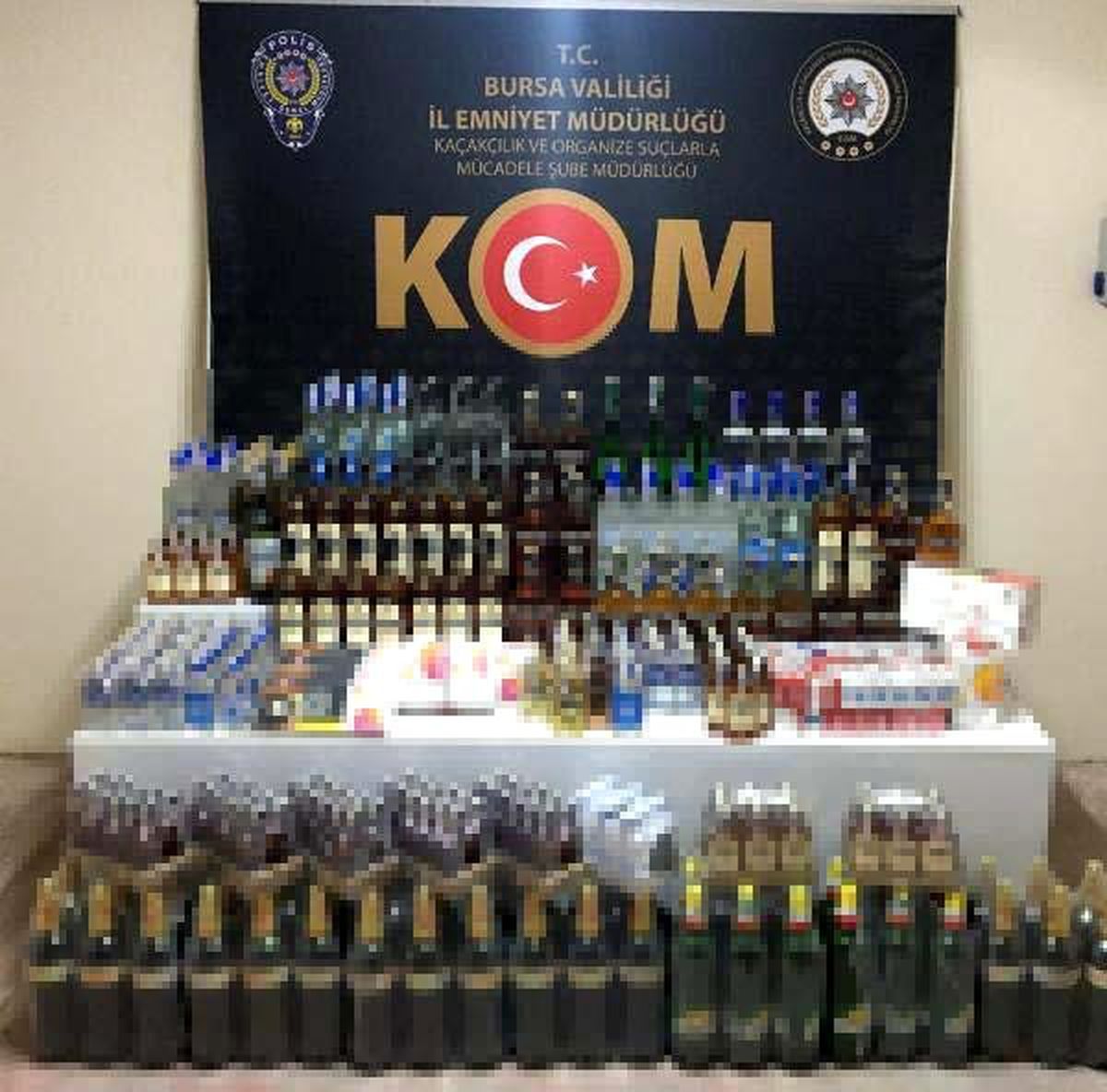Bursa\'da kaçak içki ve sigaraya 2 gözaltı