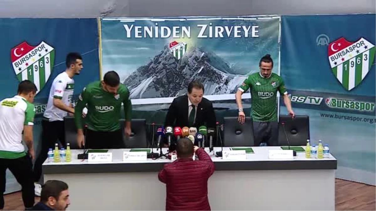 Bursaspor yeni transferlerine imza töreni düzenledi - BURSA