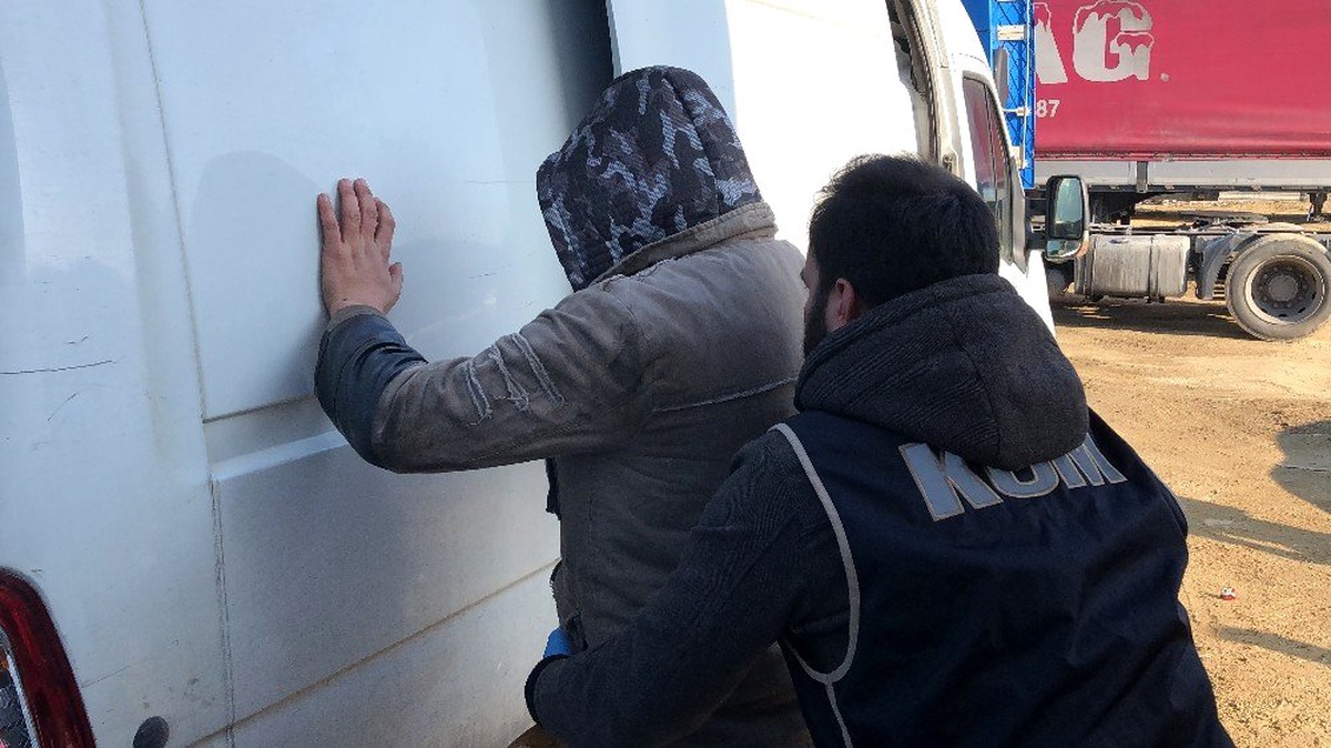 Büyükçekmece\'de kaçak 40 ton yakıt ele geçirildi