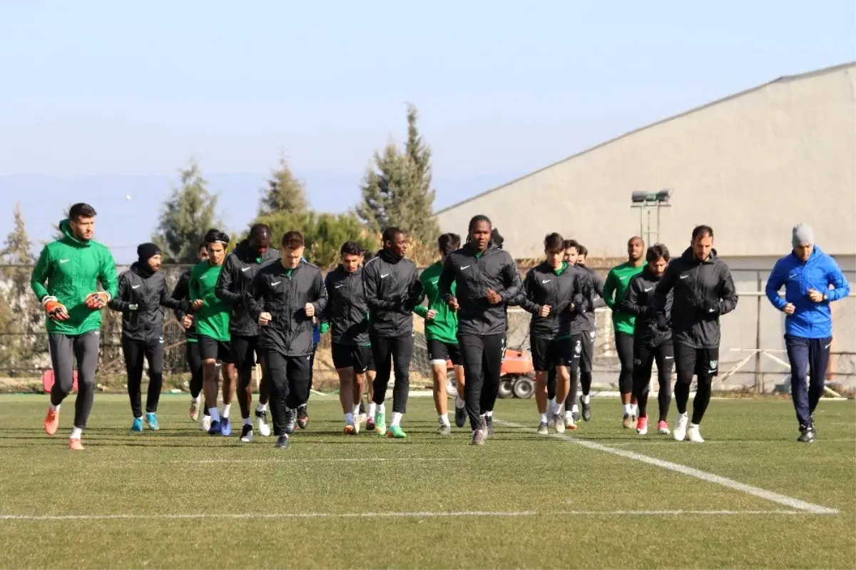 Denizlispor, 3 eksikle çalıştı