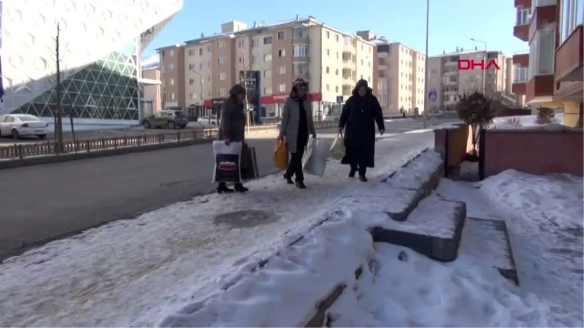 Gönüllü anneler bu kez suriyeli çocuklar için yardım topladı