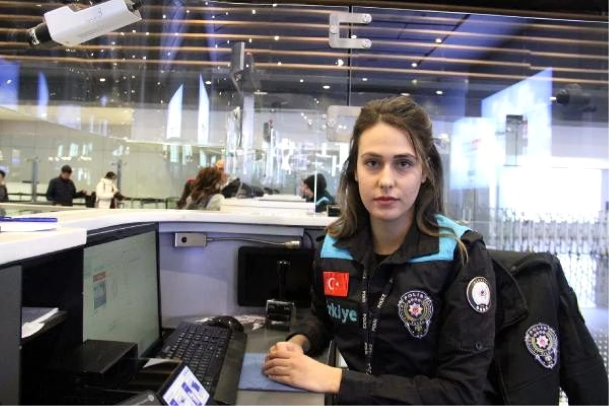 İstanbul Havalimanı\'nda pasaport polisleri turkuaz giyindi