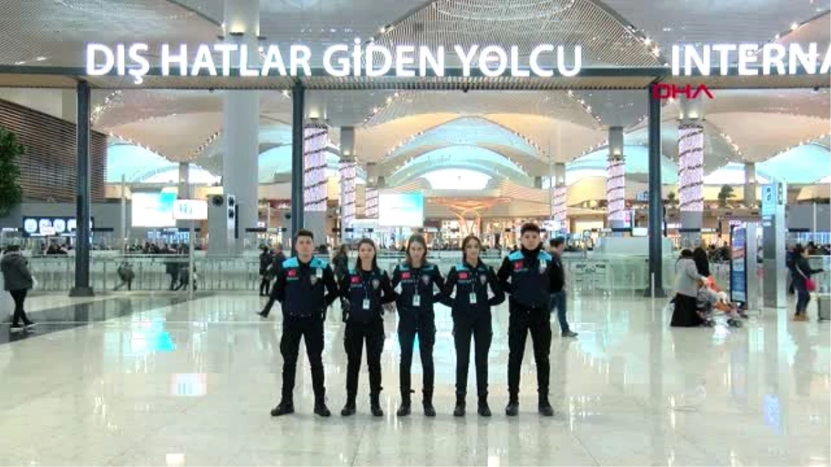 İstanbul havalimanı\'nda pasaport polisleri turkuaz giyindi