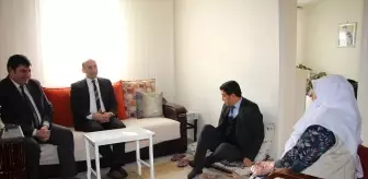 Kaymakam Güneri, şehit eşini ziyaret etti