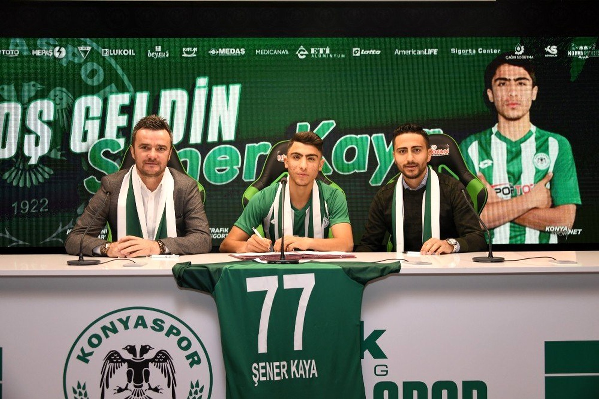 Konyaspor, U17 milli oyuncusu Şener Kaya ile sözleşme imzaladı