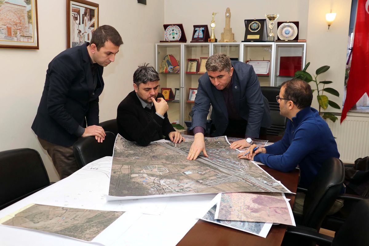 Kula\'ya Üst Geçit İçin Çalışmalar Başlıyor
