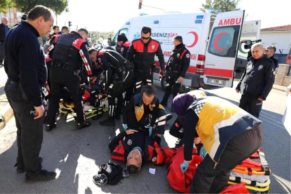 Lastiğine parlatıcı sıkılan motosiklet devrildi: 2 polis yaralı