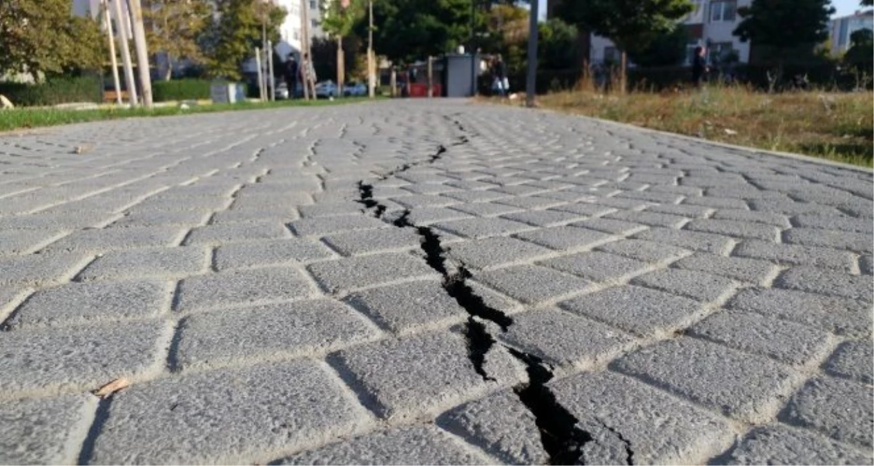 Manisa\'daki deprem sonrası uzmanlardan ilk değerlendirme: Sarsıntılar birkaç gün ya da birkaç hafta sürebilir